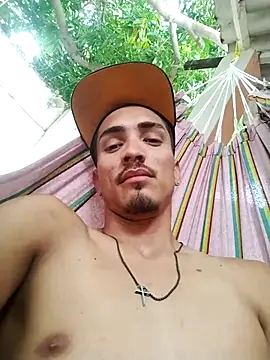 Snapshot of jeremy_scott chatting on 09.24.25 jeremy scott online show from 09.24.25