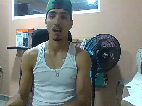 Snapshot of jeremy_scott chatting on 10.29.25 jeremy scott online show from 10.29.25