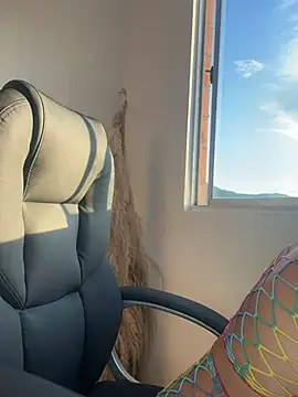 AlessaPears online show from 12.10.24