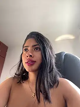 AlessaPears online show from 01.08.25