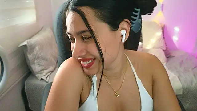 AlessaPears online show from 03.11.26