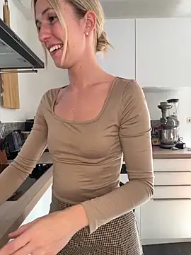 lola tentatiion online show from 09.27.25