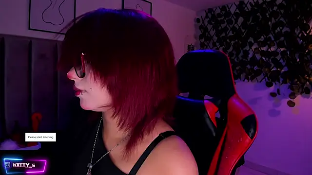 Snapshot of Kitty_Gang chatting on 10.25.25 Kitty Gang online show from 10.25.25