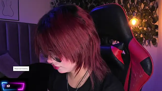 Snapshot of Kitty_Gang chatting on 11.06.25 Kitty Gang online show from 11.06.25