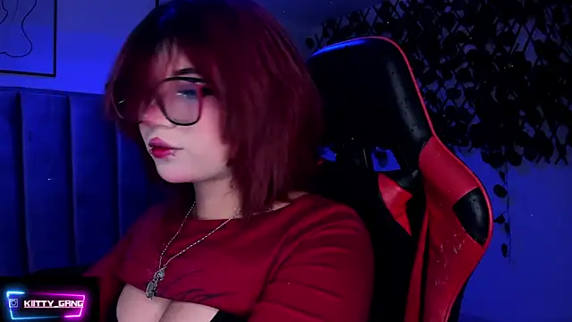 Snapshot of Kitty_Gang chatting on 12.01.25 Kitty Gang online show from 12.01.25