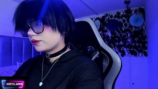 Kitty Gang online show from 03.12.26