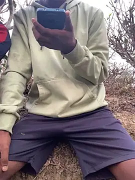 Snapshot of ShroveRising chatting on 01.28.25 ShroveRising online show from 01.28.25