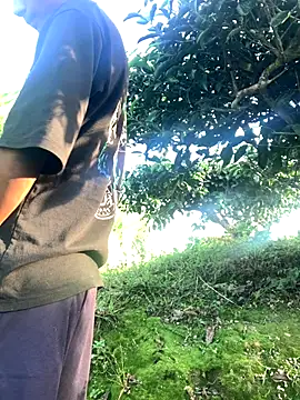 Snapshot of ShroveRising chatting on 09.26.25 ShroveRising online show from 09.26.25