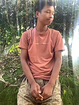 Snapshot of ShroveRising chatting on 10.19.25 ShroveRising online show from 10.19.25