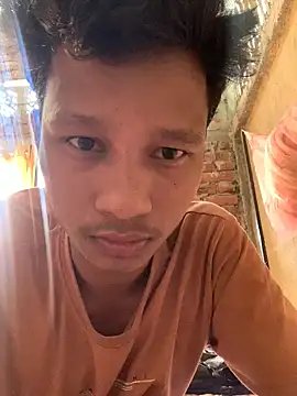 Snapshot of ShroveRising chatting on 10.25.25 ShroveRising online show from 10.25.25