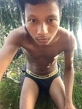 Snapshot of ShroveRising chatting on 11.03.25 ShroveRising online show from 11.03.25