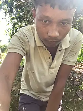 Snapshot of ShroveRising chatting on 11.11.25 ShroveRising online show from 11.11.25