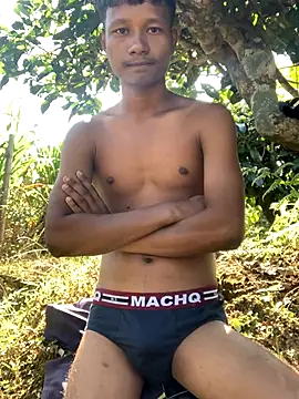 Snapshot of ShroveRising chatting on 11.16.25 ShroveRising online show from 11.16.25