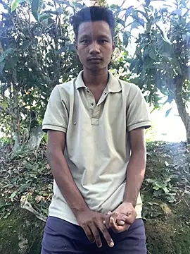 Snapshot of ShroveRising chatting on 11.19.25 ShroveRising online show from 11.19.25