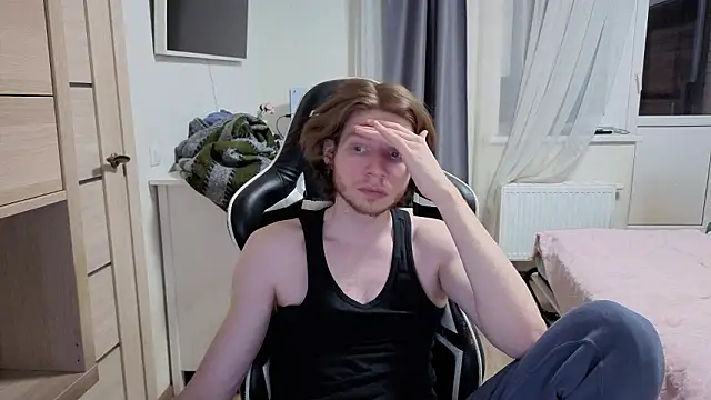 Snapshot of spaisenok chatting on 02.14.26 spaisenok online show from 02.14.26