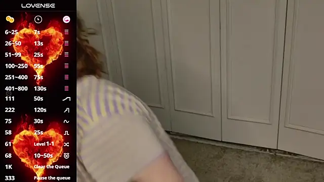 Snapshot of cherrysaturn chatting on 10.09.25 cherrysaturn online show from 10.09.25