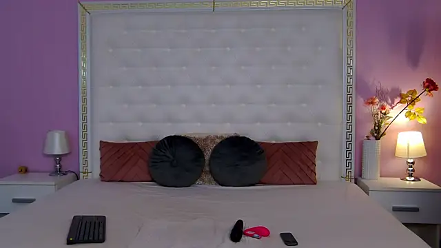 Lenna Paul online show from 07.22.26