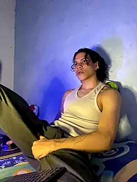 Snapshot of lax777_ chatting on 10.13.25 lax777 online show from 10.13.25