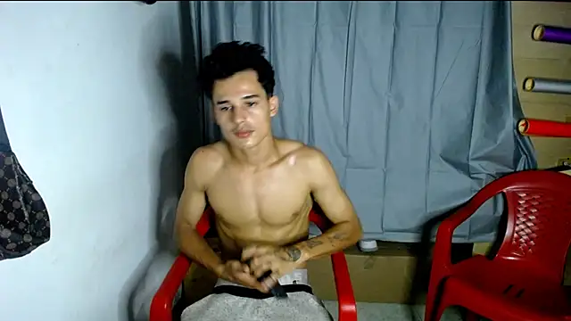 Snapshot of freddy_romas chatting on 12.20.24 freddy romas online show from 12.20.24