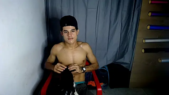 Snapshot of freddy_romas chatting on 01.27.25 freddy romas online show from 01.27.25