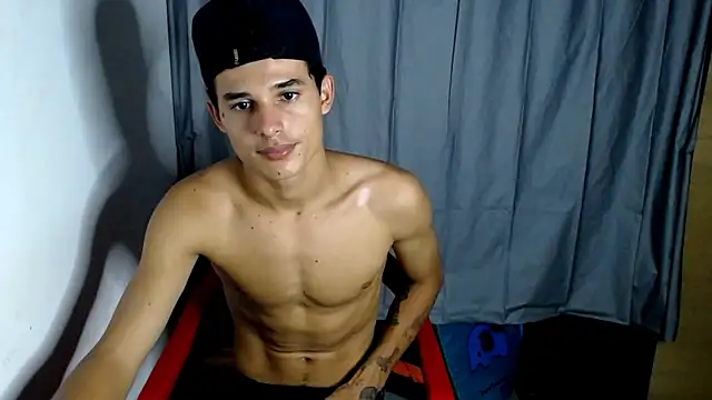 Snapshot of freddy_romas chatting on 01.28.25 freddy romas online show from 01.28.25