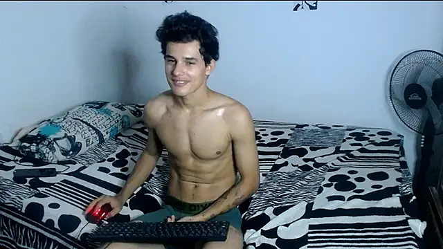 Snapshot of freddy_romas chatting on 02.28.25 freddy romas online show from 02.28.25