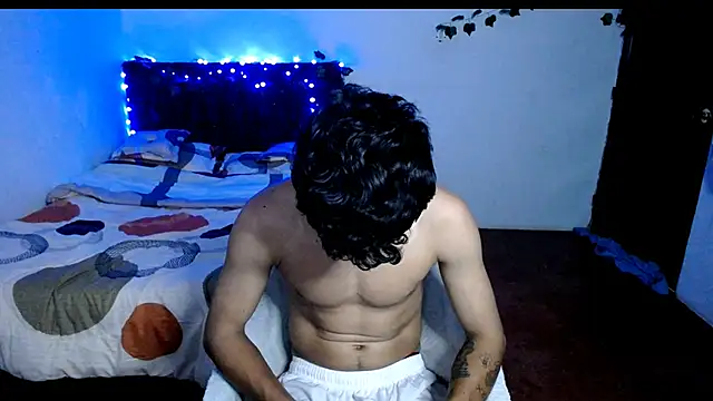 Snapshot of freddy_romas chatting on 09.12.25 freddy romas online show from 09.12.25