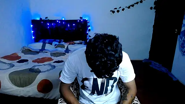 Snapshot of freddy_romas chatting on 09.16.25 freddy romas online show from 09.16.25