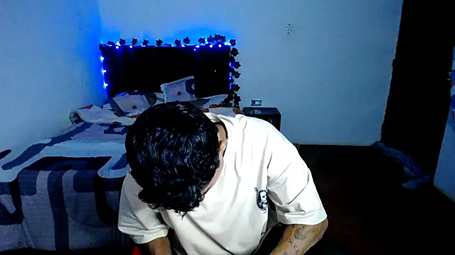 Snapshot of freddy_romas chatting on 09.24.25 freddy romas online show from 09.24.25