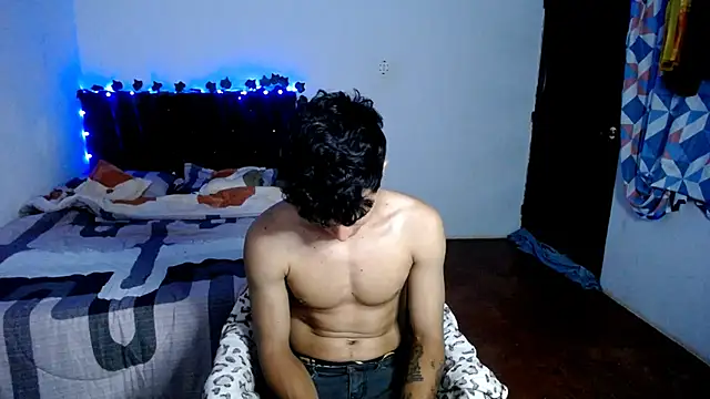 Snapshot of freddy_romas chatting on 09.25.25 freddy romas online show from 09.25.25