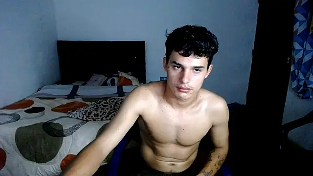 Snapshot of freddy_romas chatting on 10.02.25 freddy romas online show from 10.02.25