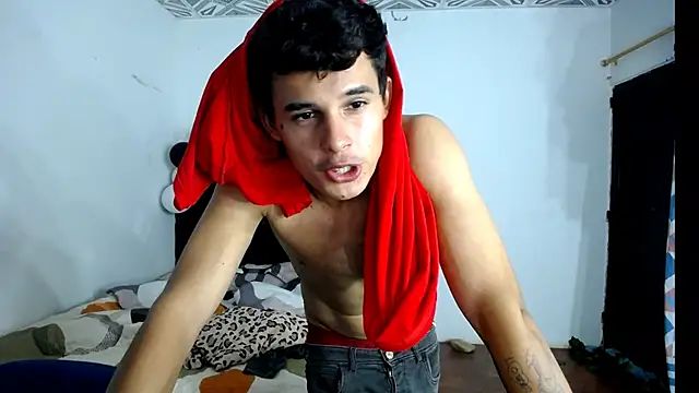 Snapshot of freddy_romas chatting on 10.15.25 freddy romas online show from 10.15.25