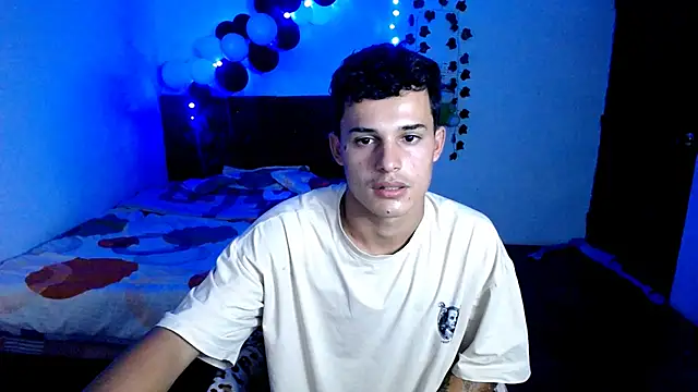 Snapshot of freddy_romas chatting on 11.11.25 freddy romas online show from 11.11.25