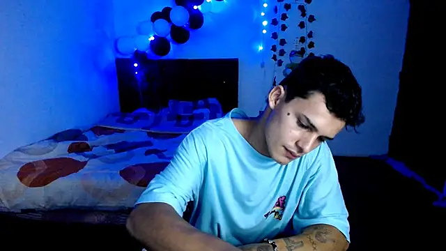 Snapshot of freddy_romas chatting on 11.12.25 freddy romas online show from 11.12.25