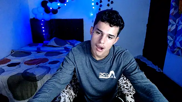 Snapshot of freddy_romas chatting on 12.04.25 freddy romas online show from 12.04.25