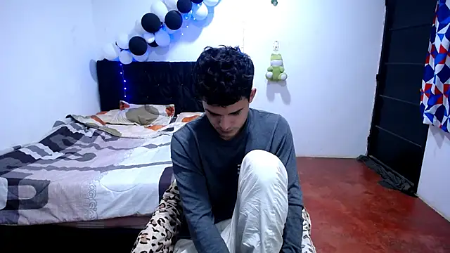 Snapshot of freddy_romas chatting on 12.18.25 freddy romas online show from 12.18.25