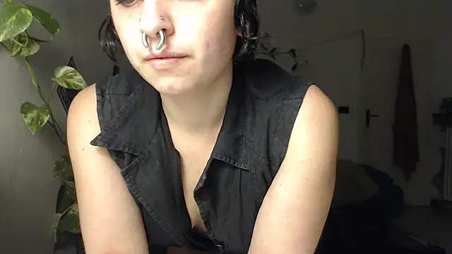 Snapshot of kinkyspirali chatting on 12.13.25 kinkyspirali online show from 12.13.25