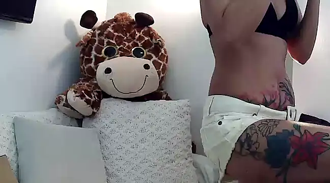 Snapshot of mysterymel chatting on 02.28.25 mysterymel online show from 02.28.25