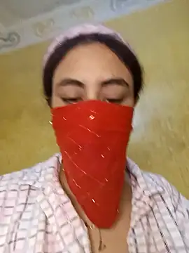 Snapshot of Lalou chatting on 12.04.24 Lalou online show from 12.04.24