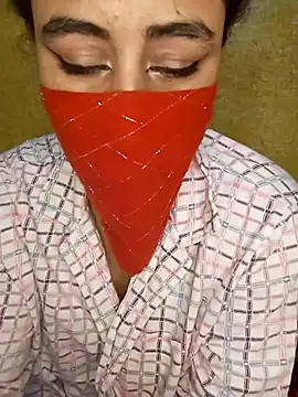 Snapshot of Lalou chatting on 12.04.24 Lalou online show from 12.04.24