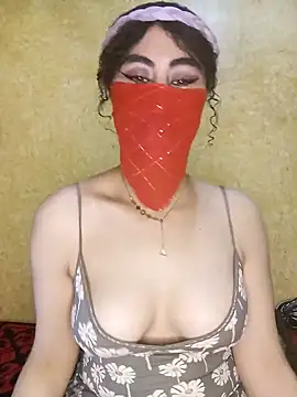 Snapshot of Lalou chatting on 12.06.24 Lalou online show from 12.06.24