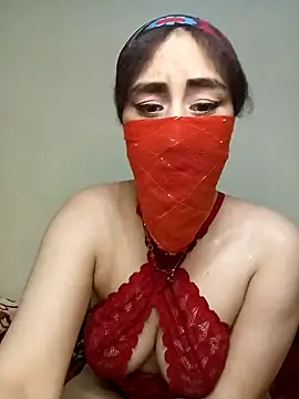 Snapshot of Lalou chatting on 12.24.24 Lalou online show from 12.24.24