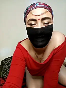 Snapshot of Lalou chatting on 01.12.25 Lalou online show from 01.12.25