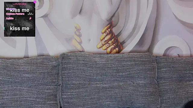 Snapshot of hailey_peach chatting on 02.21.25 hailey peach online show from 02.21.25