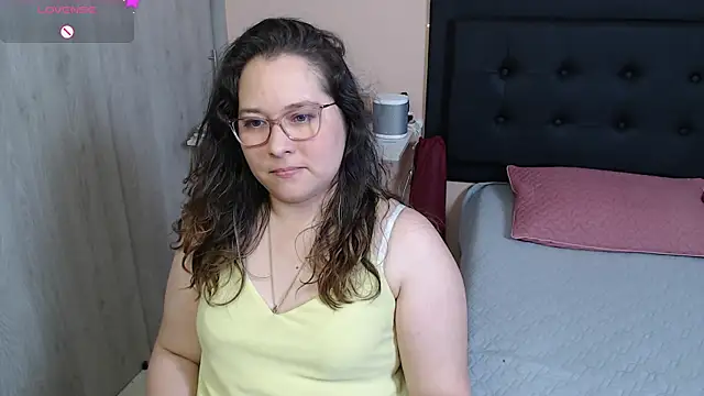 May Carlier online show from 12.02.24