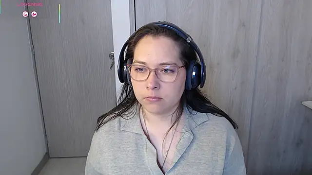 May Carlier online show from 10.18.25