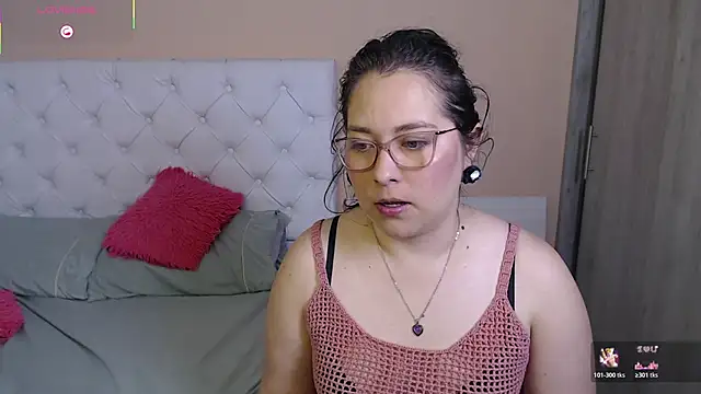 May Carlier online show from 12.04.25