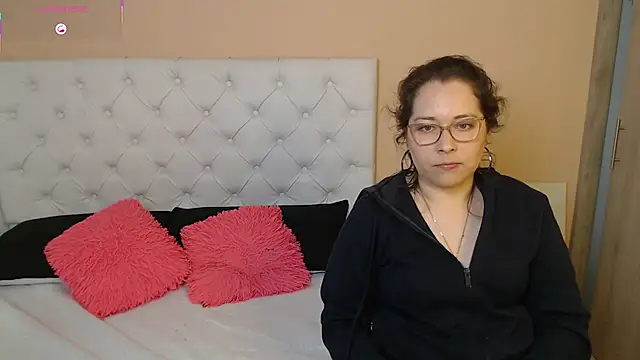 Snapshot of May_Carlier chatting on 01.09.26 May Carlier online show from 01.09.26