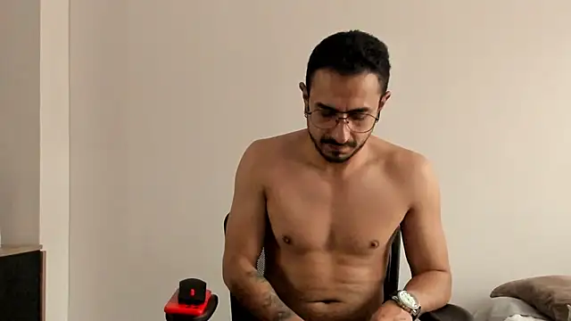 Snapshot of pablo-rincon95 chatting on 12.31.24 pablo-rincon95 online show from 12.31.24