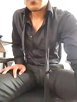 Snapshot of pablo-rincon95 chatting on 01.17.25 pablo-rincon95 online show from 01.17.25